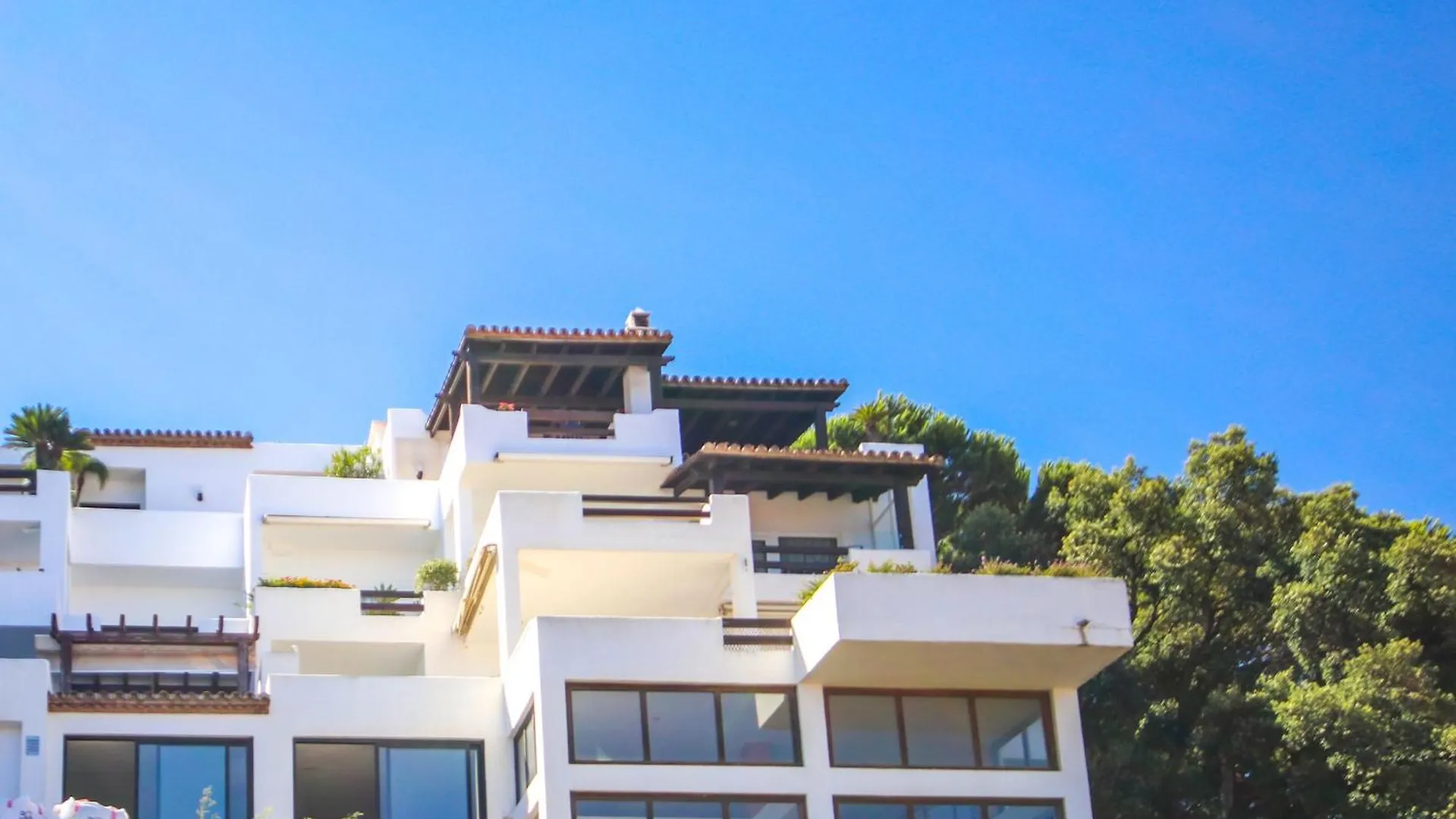 Three Bedroom Apartment La Mairena Elviria Malaga  Ojen