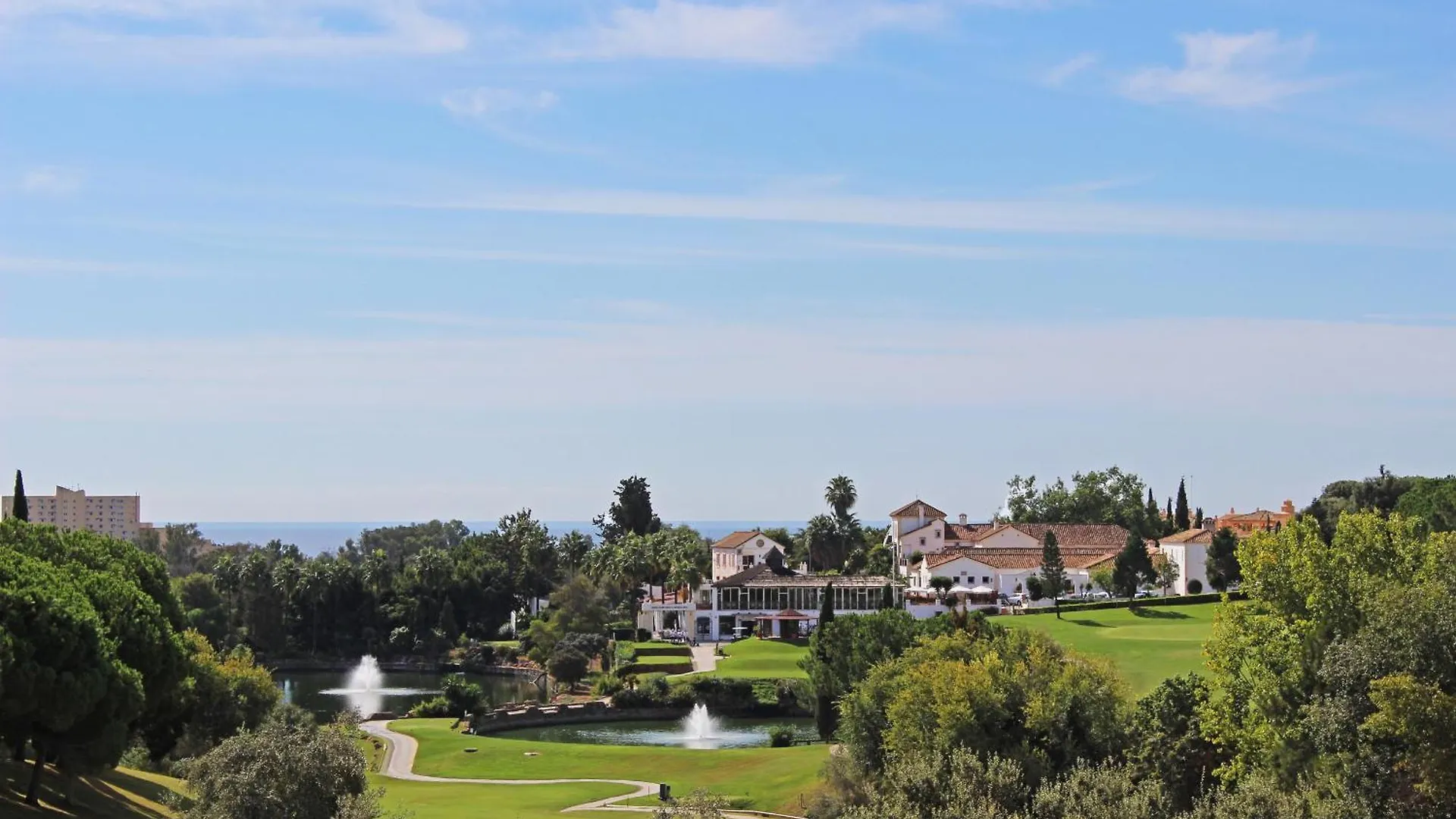 Three Bedroom Apartment La Mairena Elviria Malaga