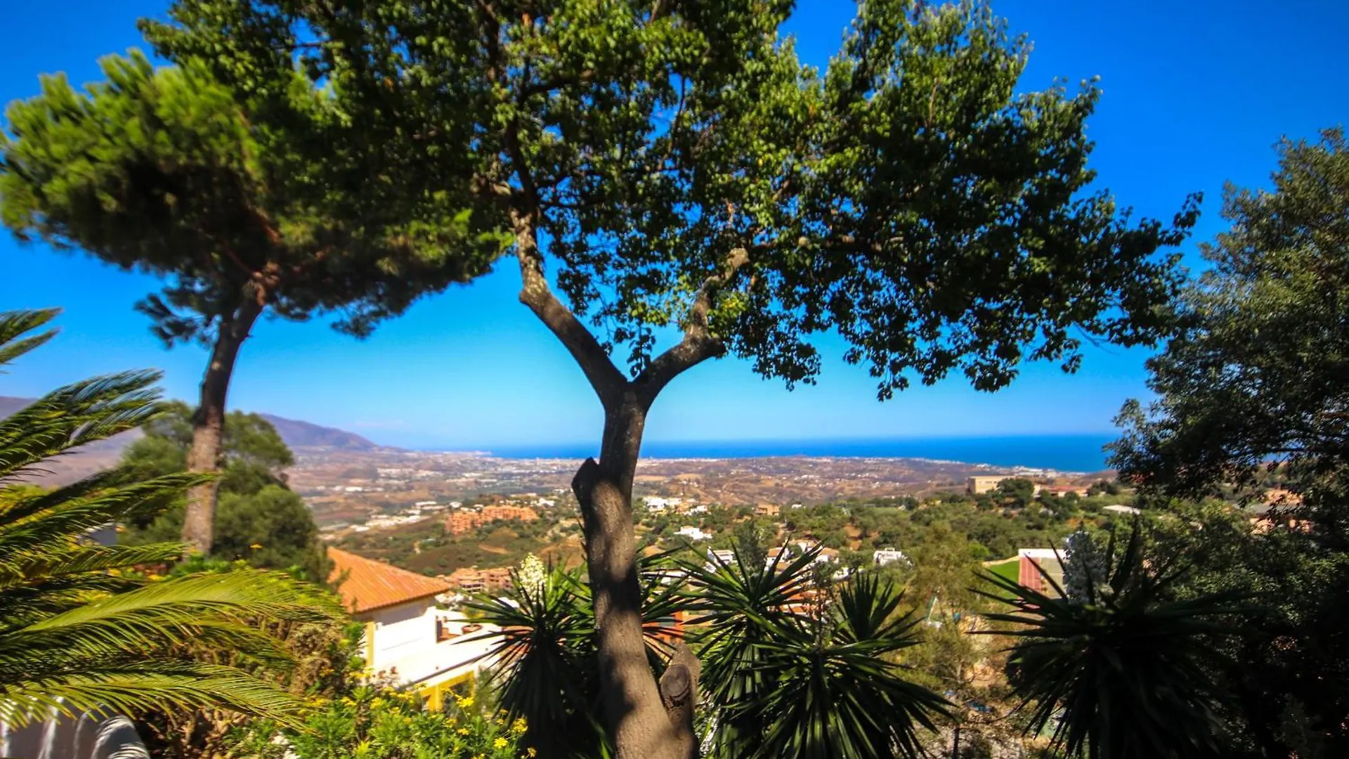 Three Bedroom Apartment La Mairena Elviria Malaga 0*, Ojen Spain