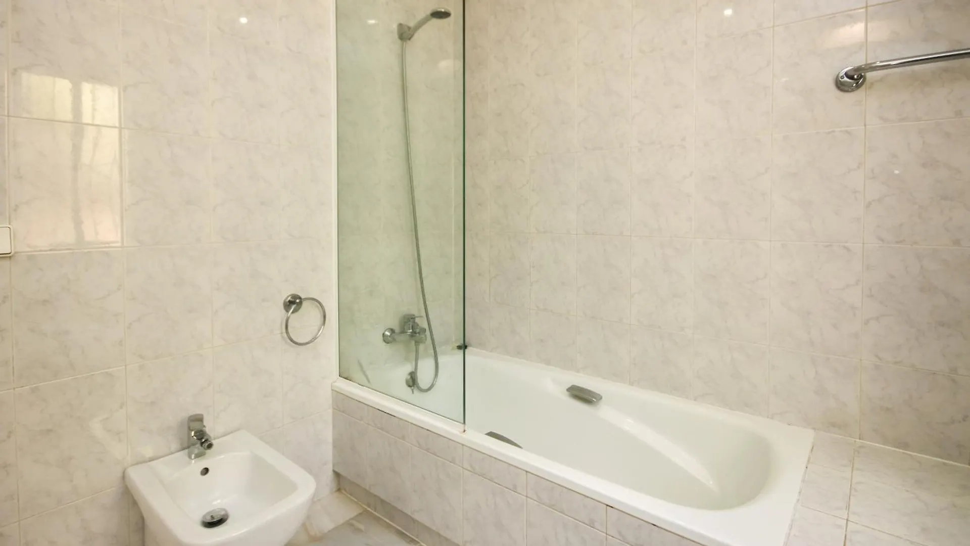 Three Bedroom Apartment La Mairena Elviria Malaga 0*, Ojen