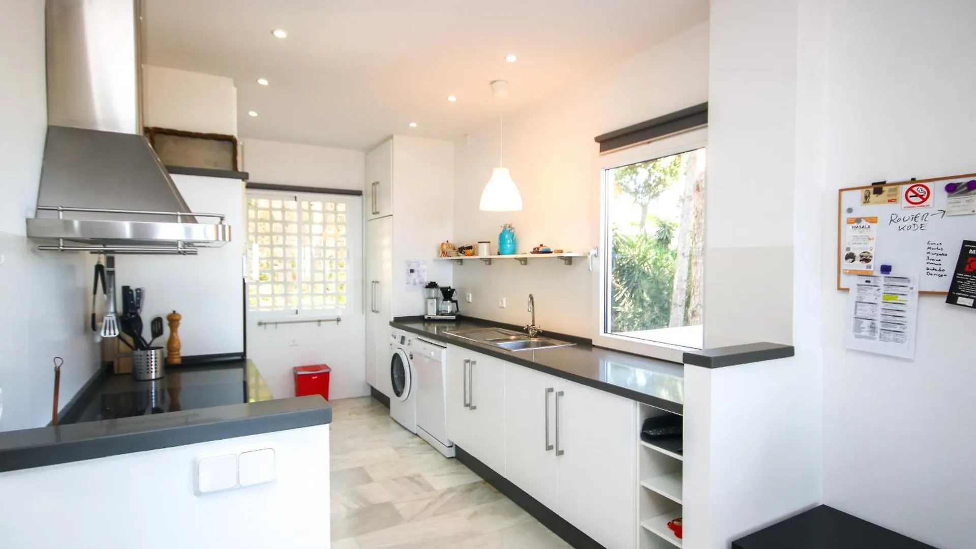 Three Bedroom Apartment La Mairena Elviria Malaga Spain