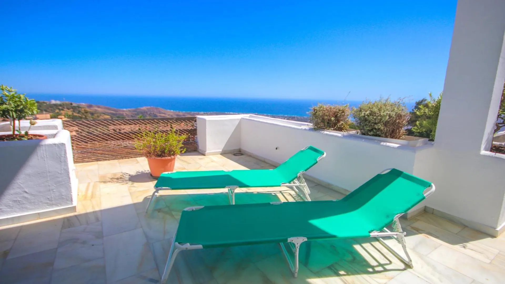 Three Bedroom Apartment La Mairena Elviria Malaga Spain