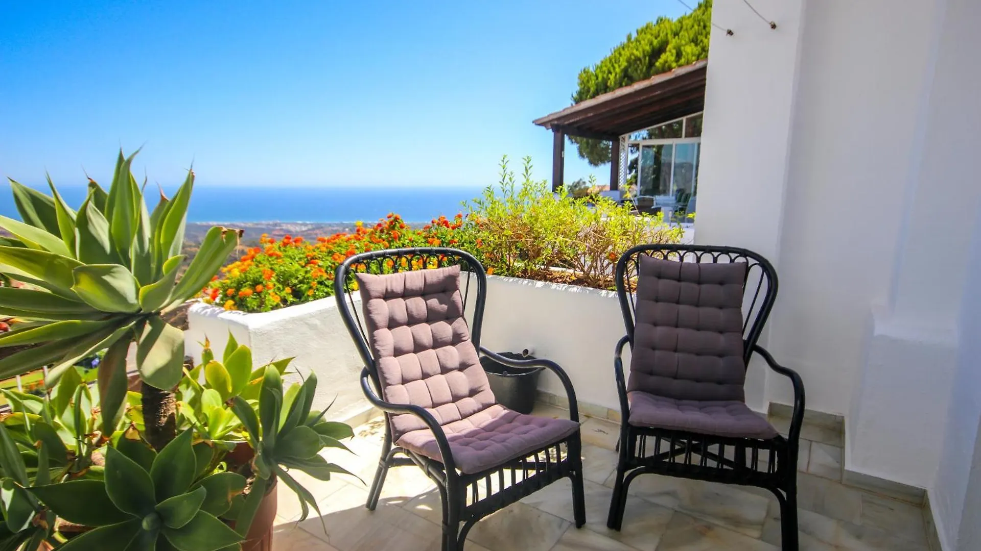 Three Bedroom Apartment La Mairena Elviria Màlaga 0*, Ojén